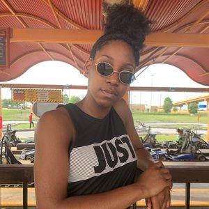 Meet your Posher, Maia